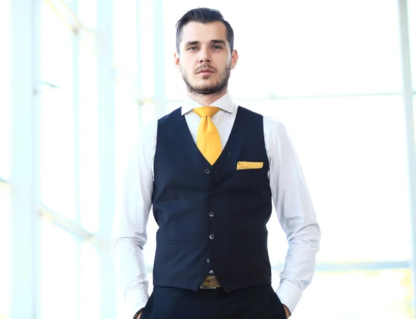 Handsome confident businessman — Stockfoto