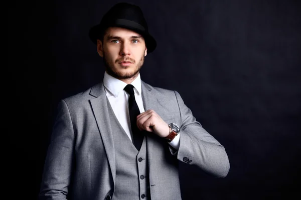 Portrait of handsome stylish man in elegant suit — Stock Photo, Image