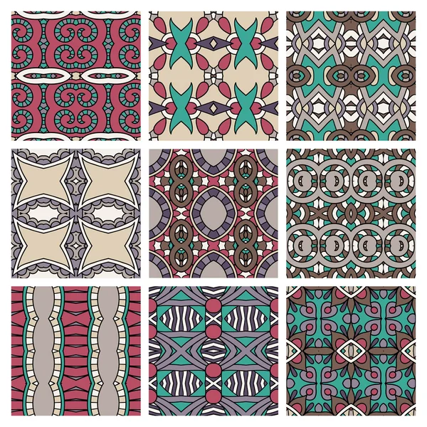 Uppsättning av olika sömlös färgade vintage geometriska mönster — Stock vektor