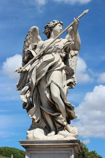 Estátua de mármore do anjo da Ponte SantAngelo em Roma, Ital — Fotografia de Stock