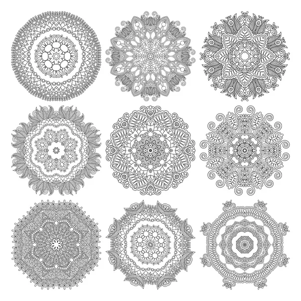 Ornement en dentelle circulaire, motif napperon géométrique décoratif rond, — Image vectorielle