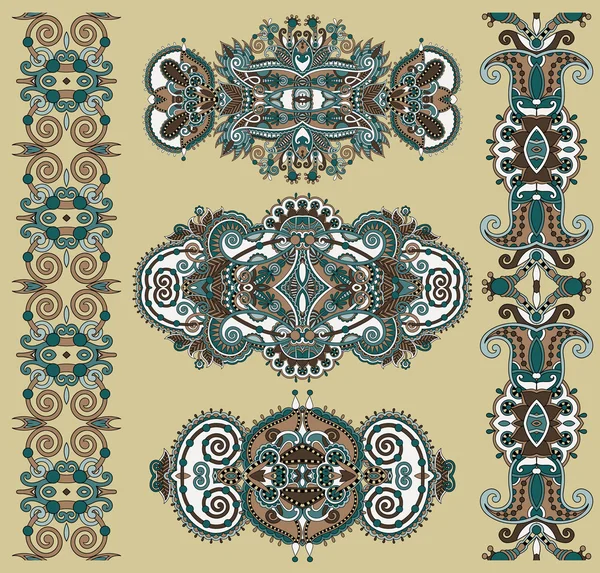 Adorno floral ornamental — Vector de stock