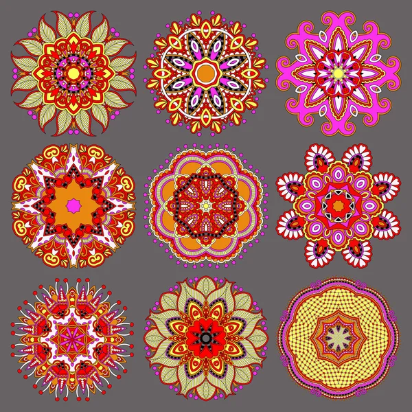 Кружевные кружева украшения, круглые декоративные геометрические салфетки узор с — стоковый вектор