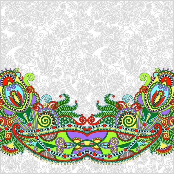 Paisley design on decorative flower fon for invitation, p — стоковый вектор