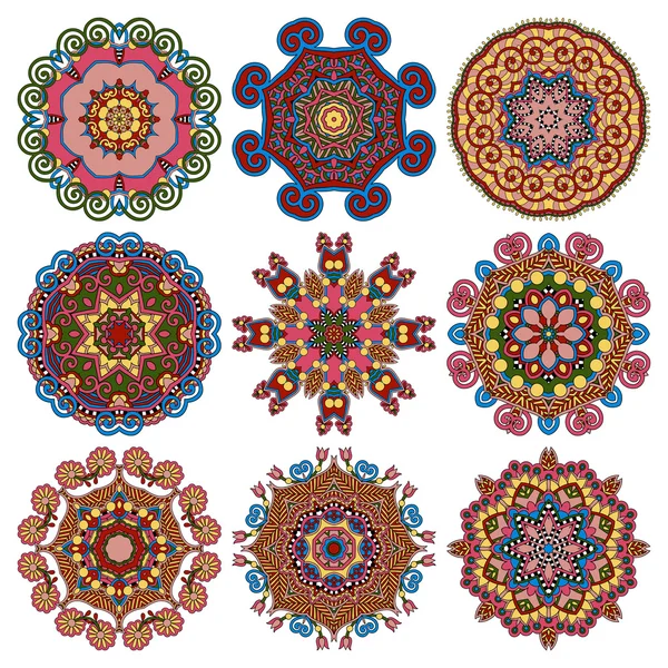 Adorno de encaje de círculo, colección de patrones de tapete geométrico redondo — Vector de stock