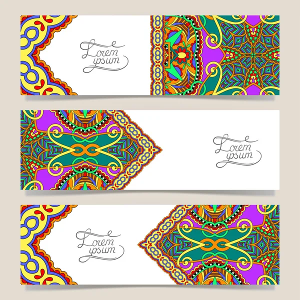 Три горизонтальных баннера с декоративными декоративными цветами — стоковый вектор
