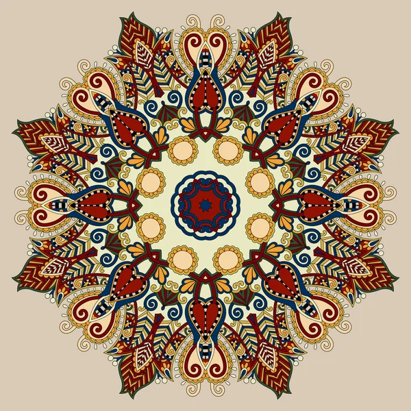 Color beige mandala, círculo decorativo símbolo indio espiritual — Vector de stock