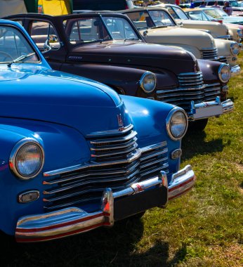 Kiev Ukrayna 22 Ağustos 2020: otomobil fuarındaki eski Sovyet arabaları. Ukrayna. Kiev.