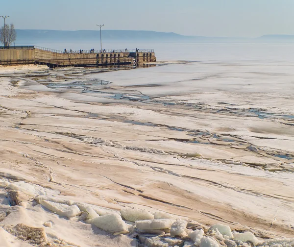 Uitzicht op het meer van de ligplaats — Stockfoto