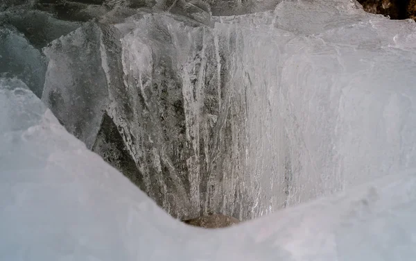 buz thaws.background.