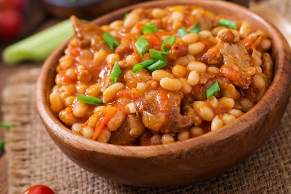 Gedünstete weiße Bohnen mit Fleisch — Stockfoto