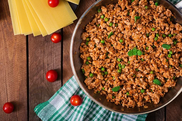 Minced meat in a frying pan — Stock Photo, Image