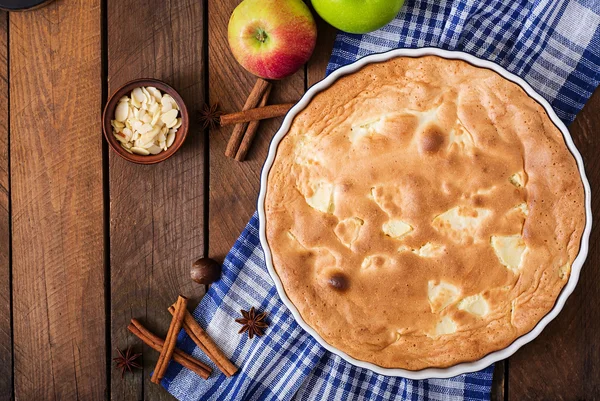 Tarta de manzana "Charlotte " . —  Fotos de Stock