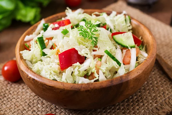 Vejetaryen sebze salatası — Stok fotoğraf