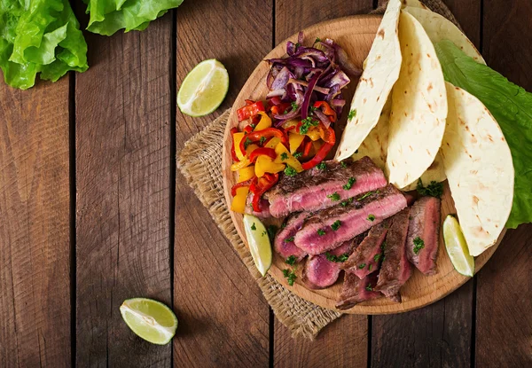 メキシコのファヒータを牛肉のステーキ — ストック写真