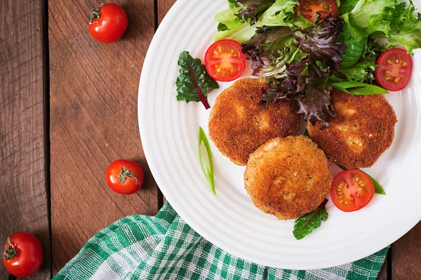 Piccole cotolette di pollo con verdure — Foto Stock