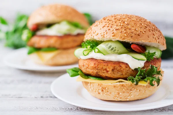 Big sandwiches with chicken burgers — Stock Photo, Image