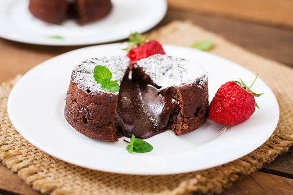 チョコレートのフォンダン (カップケーキ) — ストック写真