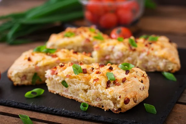 Scones de refrigerante (pão) com presunto — Fotografia de Stock