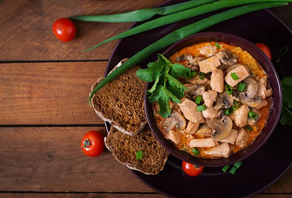 Macar paprikas (gulaş) tavuk