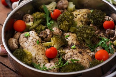 Haşlanmış Sebzeli tavuk fileto 