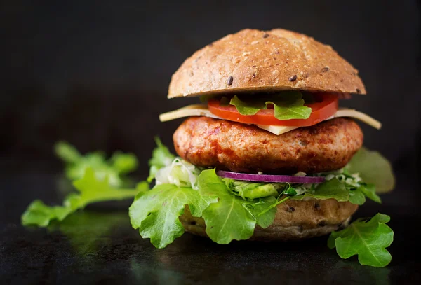 Sándwich grande - hamburguesa —  Fotos de Stock