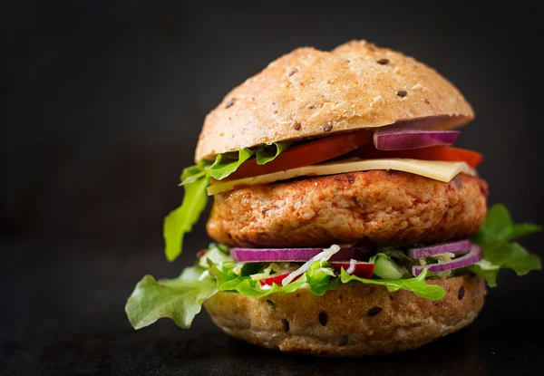 Sándwich grande - hamburguesa —  Fotos de Stock