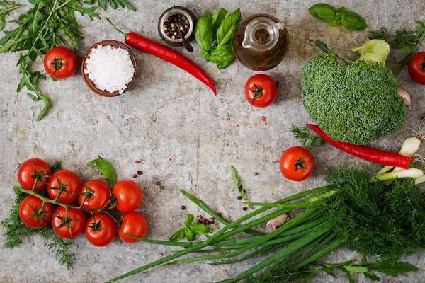 Legumes frescos e ingredientes para cozinhar — Fotografia de Stock