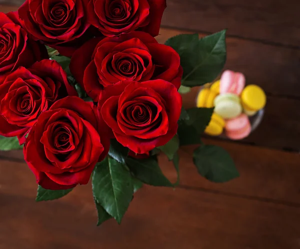 Bouquet de belles roses rouges — Photo