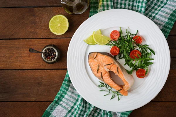 Cucinato su bistecca di salmone al vapore — Foto Stock