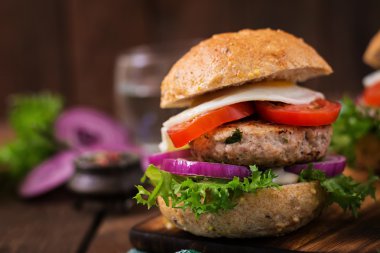 Lezzetli tavuk burger