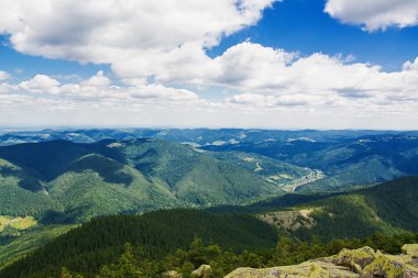dağlarda yaz sabahı.