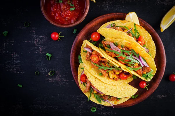 Taco Biftek Mısır Salsa Soslu Meksika Tacoları Meksika Mutfağı Üst — Stok fotoğraf