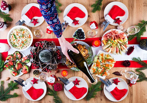 Baked Turkey Christmas Dinner Christmas Table Served Turkey Decorated Bright — Stock Photo, Image