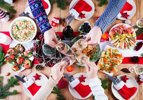 Bakad Kalkon Julmiddag Julbordet Serveras Med Kalkon Dekorerad Med Ljusa — Stockfoto