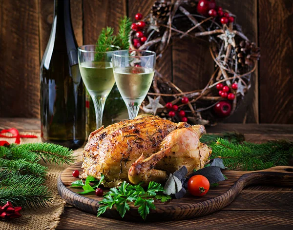 Tacchino Forno Pollo Tavola Natale Servita Con Tacchino Decorato Con — Foto Stock