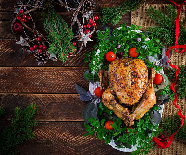 Pavo Horno Pollo Mesa Navidad Sirve Con Pavo Decorado Con — Foto de Stock