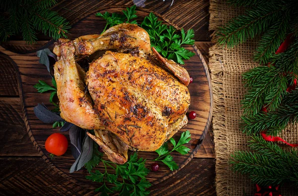 Pavo Horno Pollo Mesa Navidad Sirve Con Pavo Decorado Con — Foto de Stock