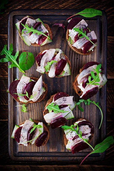 Herring Fillet Sandwich Salted Herring Slice Beetroot Toasts Wooden Cutting — Stock Photo, Image