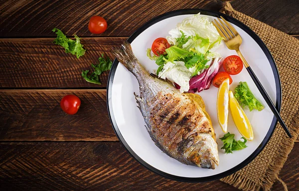 Delicious Grilled Dorado Sea Bream Fish Salad Spices Grilled Dorada — Stock Fotó