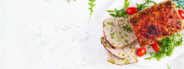 Gustos Casă Măcinat Carne Pui Copt Mazăre Verde Broccoli Feliat — Fotografie, imagine de stoc