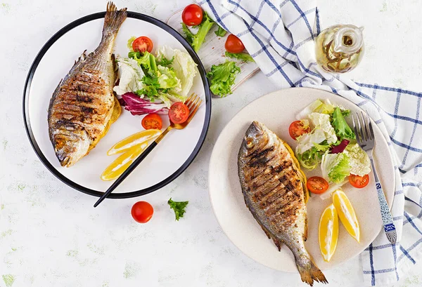 Delicious Grilled Dorado Sea Bream Fish Salad Spices Grilled Dorada — Stock Fotó