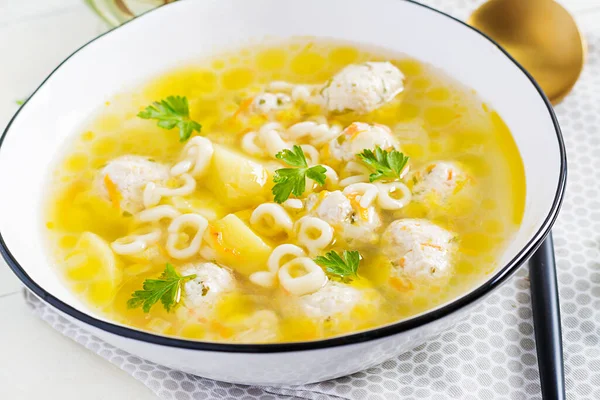 Sopa Almôndegas Frango Saudável Massa Receita Simples Para Cozinhar Casa — Fotografia de Stock