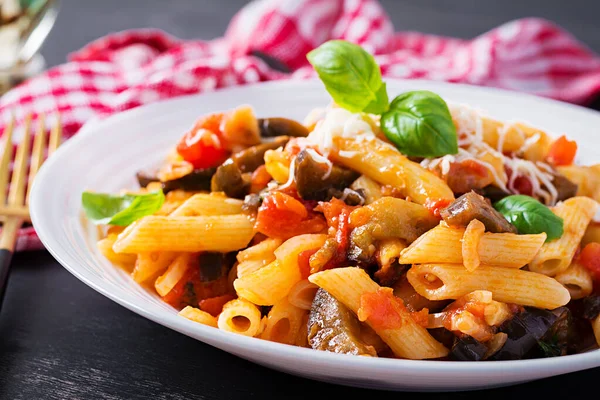 Nudelpenne Mit Auberginen Pasta Alla Norma Traditionelle Italienische Küche Mit — Stockfoto