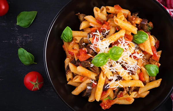 Pasta Penne Med Äggplanta Pasta Alla Norma Traditionell Italiensk Mat — Stockfoto