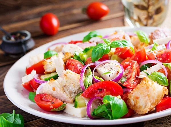 Tuscan Panzanella Traditional Italian Salad Tomatoes Bread Wooden Background Vegetarian — Stock Photo, Image