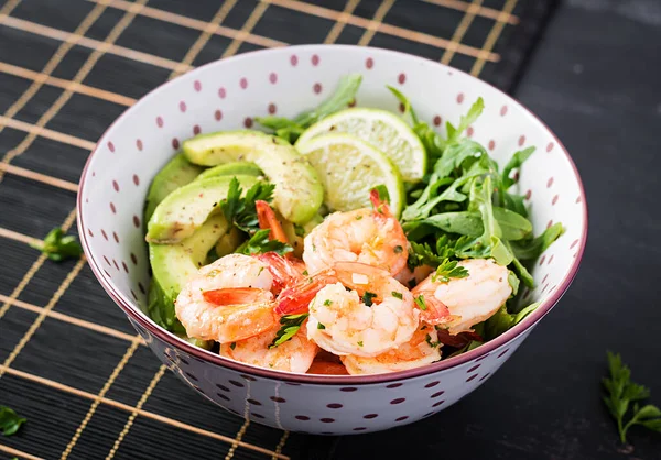 Salad Prawns Salad Shrimps Arugula Avocado Slice Close Healthy Concept — Stock Photo, Image