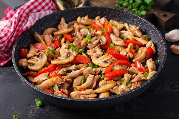 Stir Fry Chicken Mushrooms Sweet Peppers Chinese Food — Stock Photo, Image