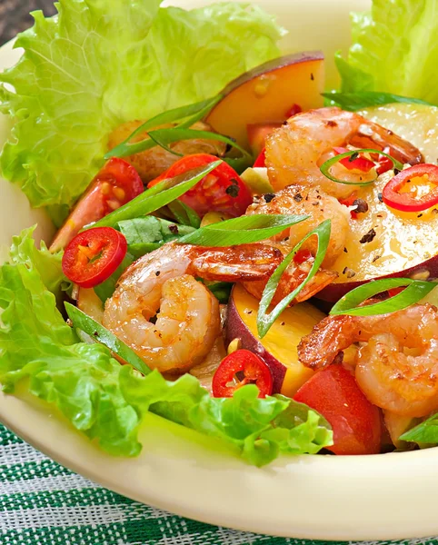 Shrimp salad — Stock Photo, Image