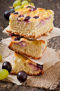 üzüm ve vanilya ile pasta